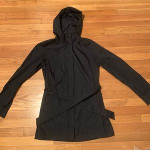 COLUMBIA women’s tie front rain jacket